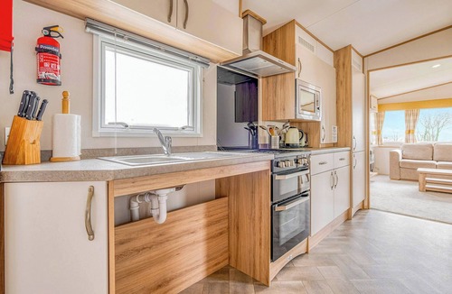 Hewas Water House | Comfortable spacious caravan with one double and one twin.