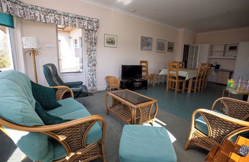 Kelso House | Comfortable spacious bungalow in a beautiful rural setting close to Kelso.