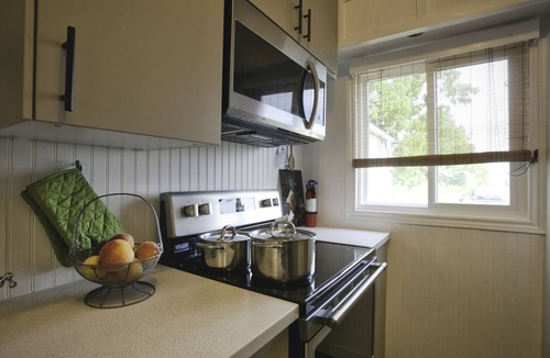 Beamsville Other | Comfortable spacious farmhouse vineyard location. Ensuite bathrooms.