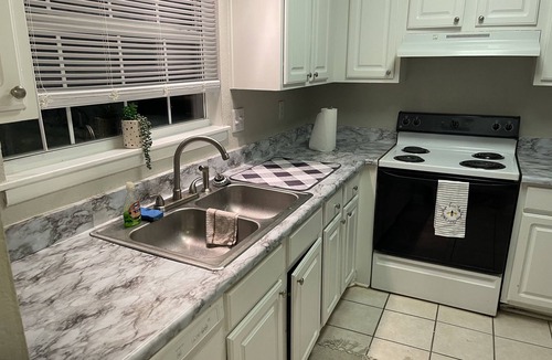 Hoover House | Comfortable/Spacious Home AWAY from home Living