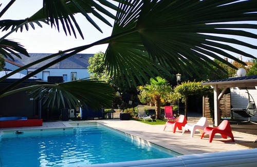 La Roche-sur-Yon Cottage | COMFORTABLE STUDIO (jacuzzi/sauna/swimming pool PRIVATE