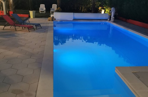 La Roche-sur-Yon Cottage | COMFORTABLE STUDIO (jacuzzi/sauna/swimming pool PRIVATE