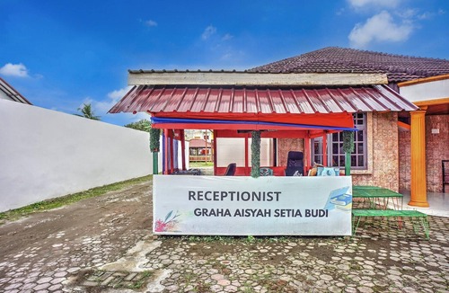 Medan House | Comfortable Standard DBL Near Ring Road City Walks