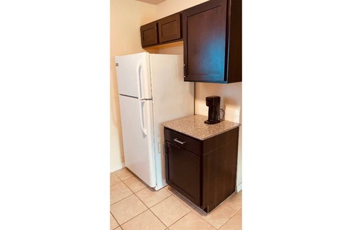 Lawton House | Comfortable Stay! Close to Ft. Sill/Hospital!