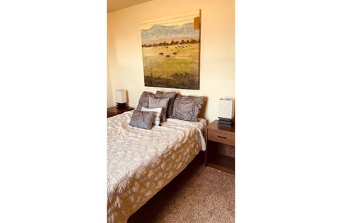 Lawton House | Comfortable Stay! Close to Ft. Sill/Hospital!