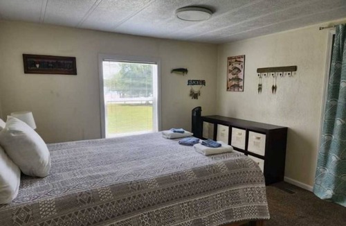Warsaw Hotel | Comfortable Stay in Aprtment w/Pool Access, Community Fire Pit, and Lake Access