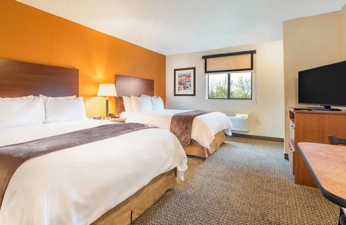 Lubbock Hotel | Comfortable Stay Near Lubbock Downtown + Free Parking | 4 Units