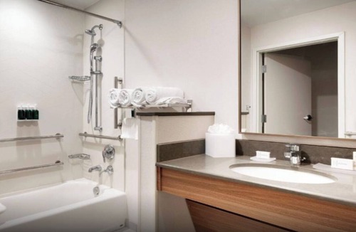 Union Square Hotel | Comfortable Stay w/Free Breakfast & Parking | Close to Red Rocks & Attractions