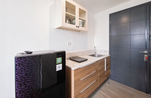Panunggangan Utara Apartment | Comfortable Studio At Apartment Collins Boulevard