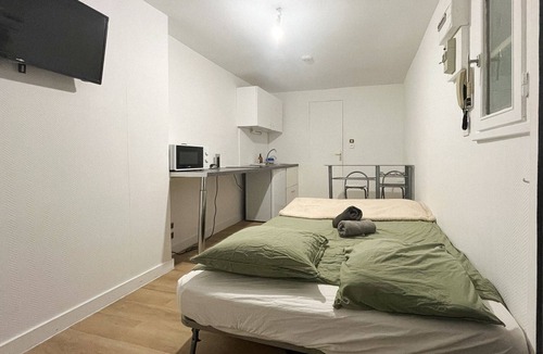 Downtown Angers Apartment | Comfortable studio for 2 near downtown Angers