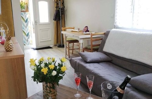 Eu Apartment | Comfortable studio gite for 2