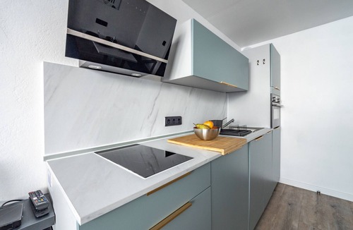 Le Lavachet Apartment | Comfortable studio ski-in/out with balcony and WIFI