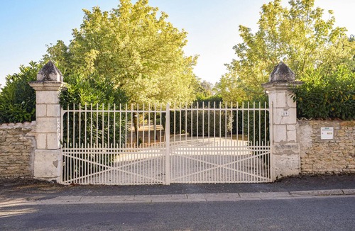 Chervettes Apartment | Comfortable studio with private pool for activities in the area.