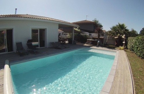 Tosse House | Comfortable swimming pool/Jacuzzi house Bordering Seignosse