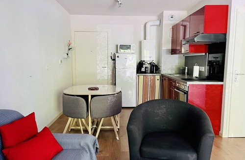 Hasparren Apartment | Comfortable T2, 4 people, Terrace, Private parking in Hasparren