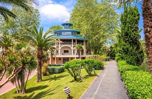 Cambo-les-Bains Apartment | Comfortable T2 downtown with pets allowed and Wi-Fi