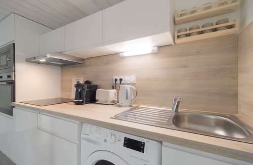 Cigogne Roseraie Apartment | Comfortable T2 in quiet St Marceau neighborhood