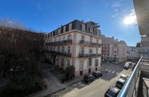 Aix-les-Bains City Center Apartment | Comfortable T3 Downtown Aix-les-Bains, Parking, Pets Allowed