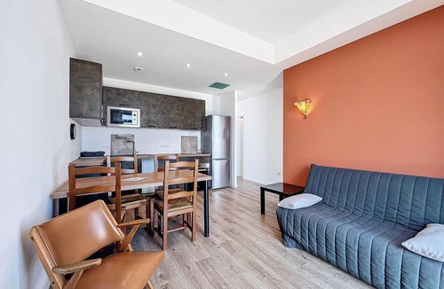 Carnon-Plage Apartment | Comfortable T3 on beach with WiFi and private parking