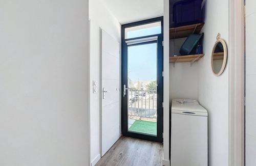 Carnon-Plage Apartment | Comfortable T3 on beach with WiFi and private parking