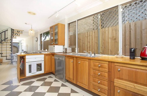 Leichhardt House | Comfortable Terrace in Central Location