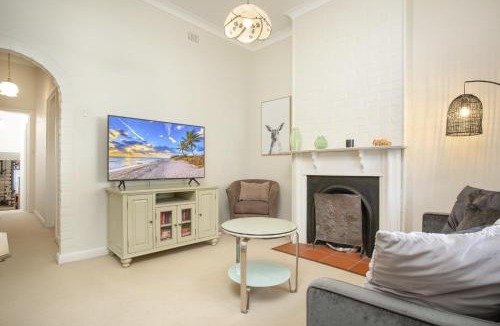 Leichhardt House | Comfortable Terrace in Central Location