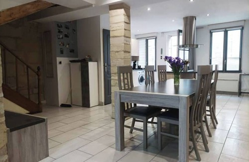 Loudun House | Comfortable town house