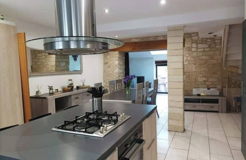 Loudun House | Comfortable town house