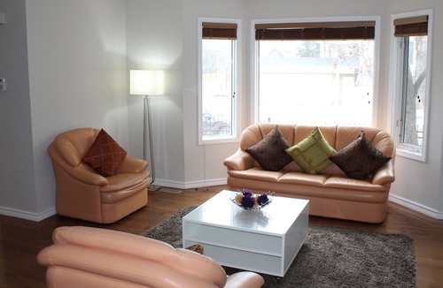 Marda Loop House | Comfortable Townhome in Calgary's Trendy Marda Loop