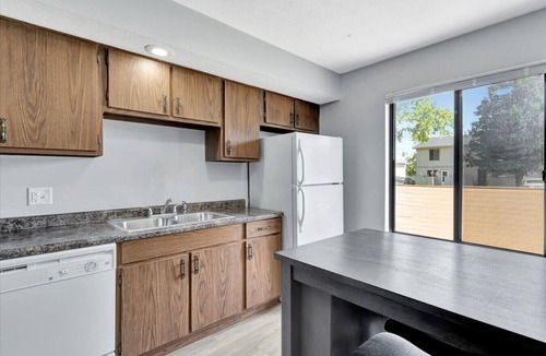 Champaign Apartment | Comfortable Townhome in Southwest Champaign