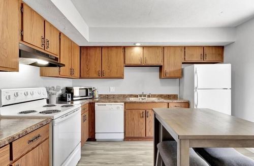 Champaign Apartment | Comfortable Townhome in Southwest Champaign