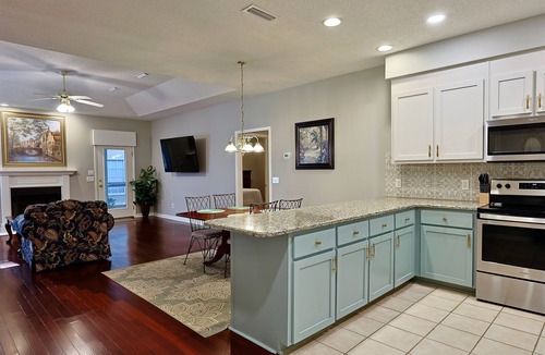 Dothan House | Comfortable Townhome with Double Garage