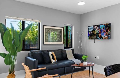 Allapattah Apartment | Comfortable Townhouse - Free Parking Included