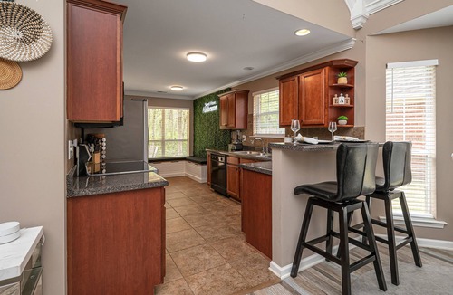 New Castle House | Comfortable two-bedroom conveniently located near attractions.