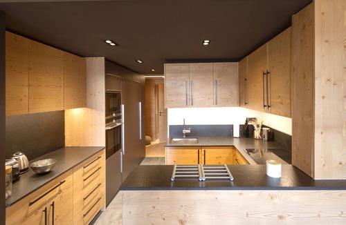 Le Cret Apartment | Comfortable, upscale, quiet and beautiful views! With covered parking