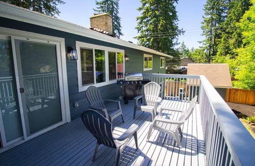 Mountlake Terrace House | Comfortable and Convenient!