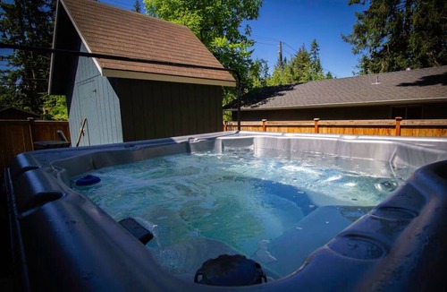 Mountlake Terrace House | Comfortable and Convenient!