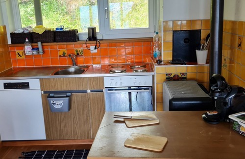 Goldiwil Ski Chalet | Comfortable vacation home overlooking Lake Thun and the Alpine chain