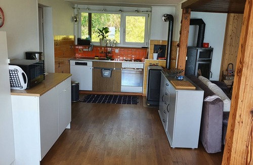 Goldiwil Ski Chalet | Comfortable vacation home overlooking Lake Thun and the Alpine chain