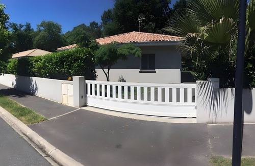 Cazaux House | Comfortable Villa with Jacuzzi Between Lake and Ocean