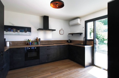 Viviers-du-Lac Villa | Comfortable villa with a view of Lake Bourget