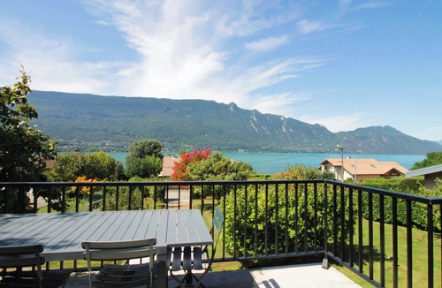 Viviers-du-Lac Villa | Comfortable villa with a view of Lake Bourget