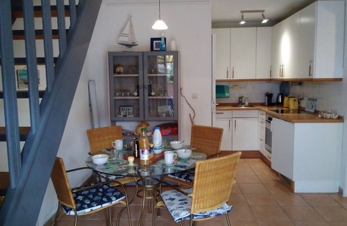 Gruissan Villa | Comfortable Villa, AC, 6 Pers, Near Grazel Beach, Parking, Terrace, Fully Equipped
