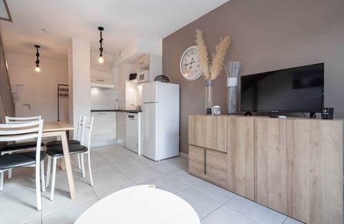 Serignan Villa | Comfortable Villa by the Sea