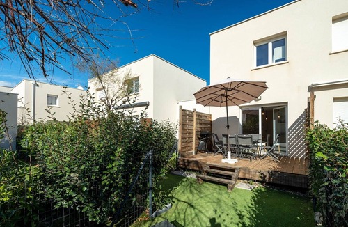 Serignan Villa | Comfortable Villa by the Sea