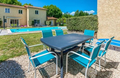 Gagnieres House | comfortable villa with shared pool on a private estate