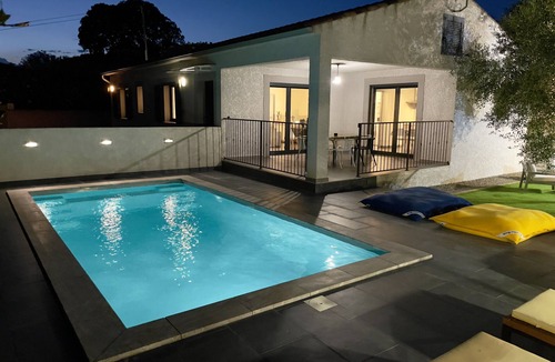 Aleria Villa | Comfortable villa with heated pool and spa between sea and mountains