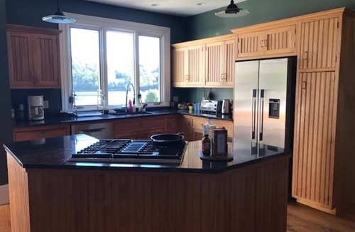 Belfast House | Comfortable Waterfront Home with Spectacular View