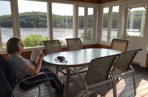 Belfast House | Comfortable Waterfront Home with Spectacular View