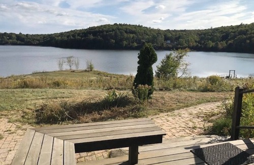 Belfast House | Comfortable Waterfront Home with Spectacular View